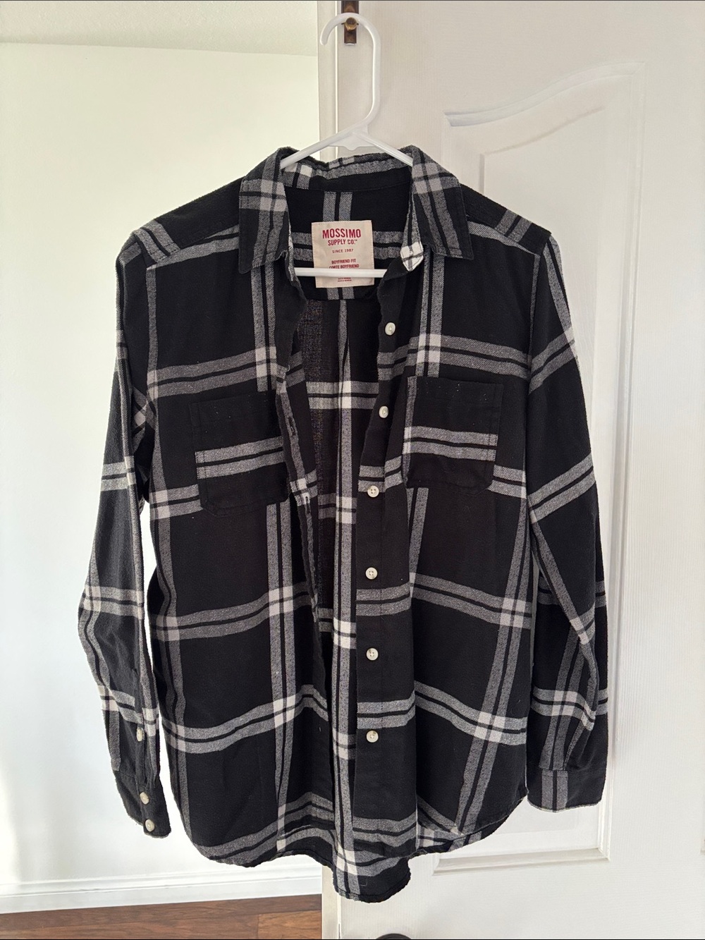 Mossimo Supply Co. Black Plaid Button-Up Flannel Shirt